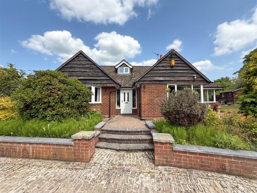 4-bed detached on Macclesfield Road, Eaton, Congleton, £550,000