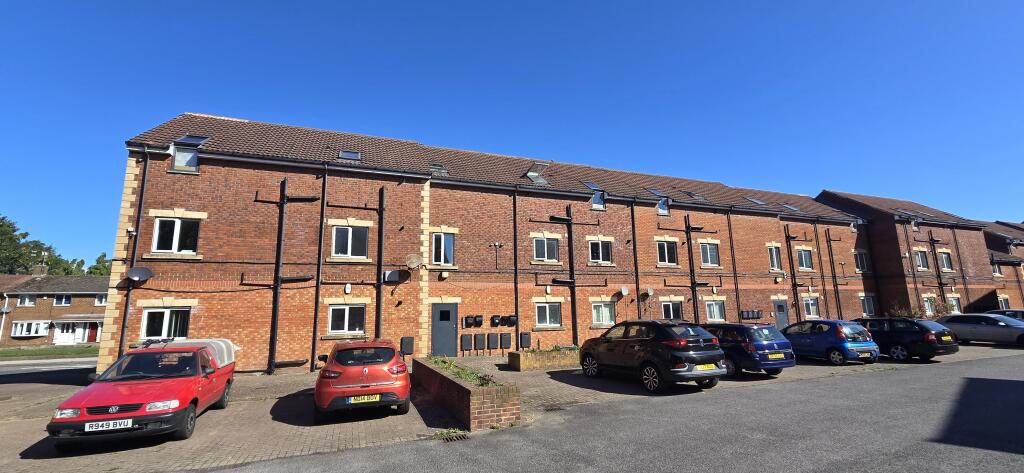 2-bed flat on 71 Cambridge Court, Tindale Crescent, Bishop Auckland, County Durham, DL14, £25,000