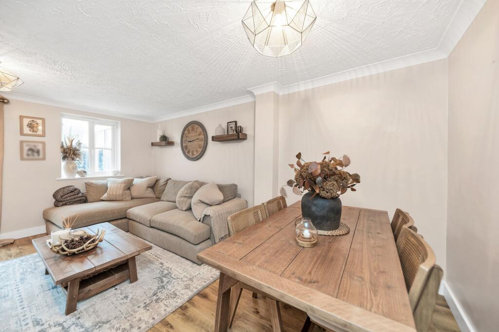 Walton Close, Fordham, CB7 photo 3