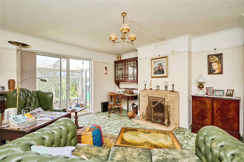 House in Sandown, Lake - View 3