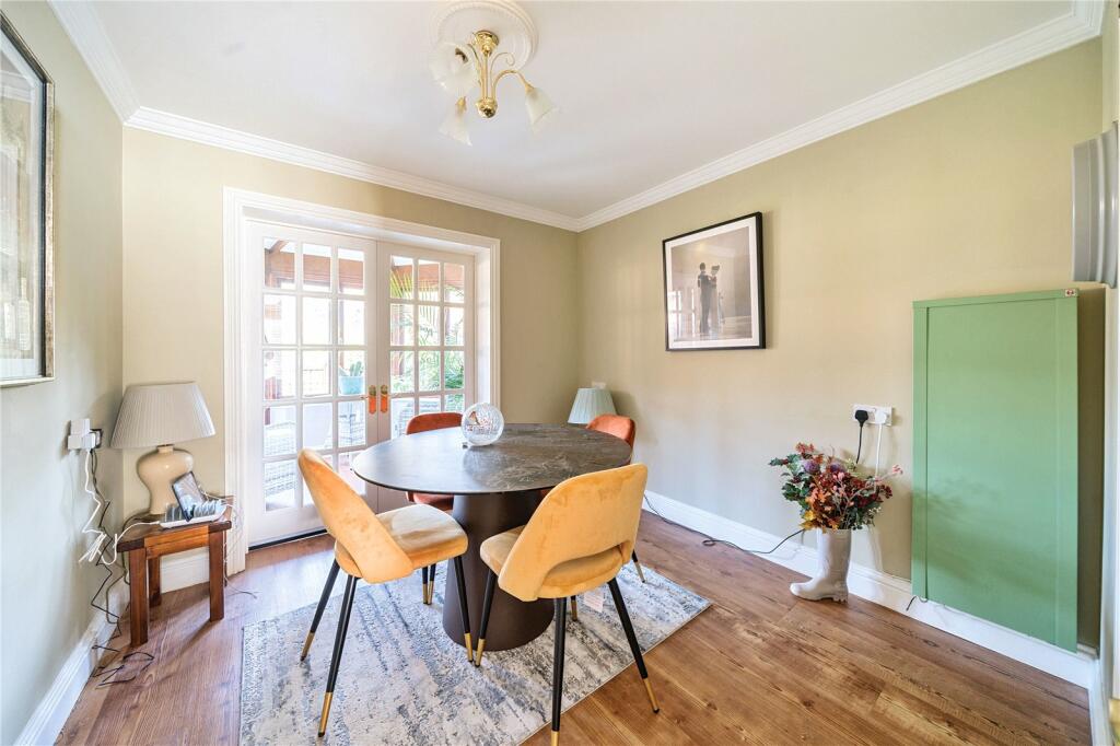 House in Surrey Heath, Mytchett - View 4