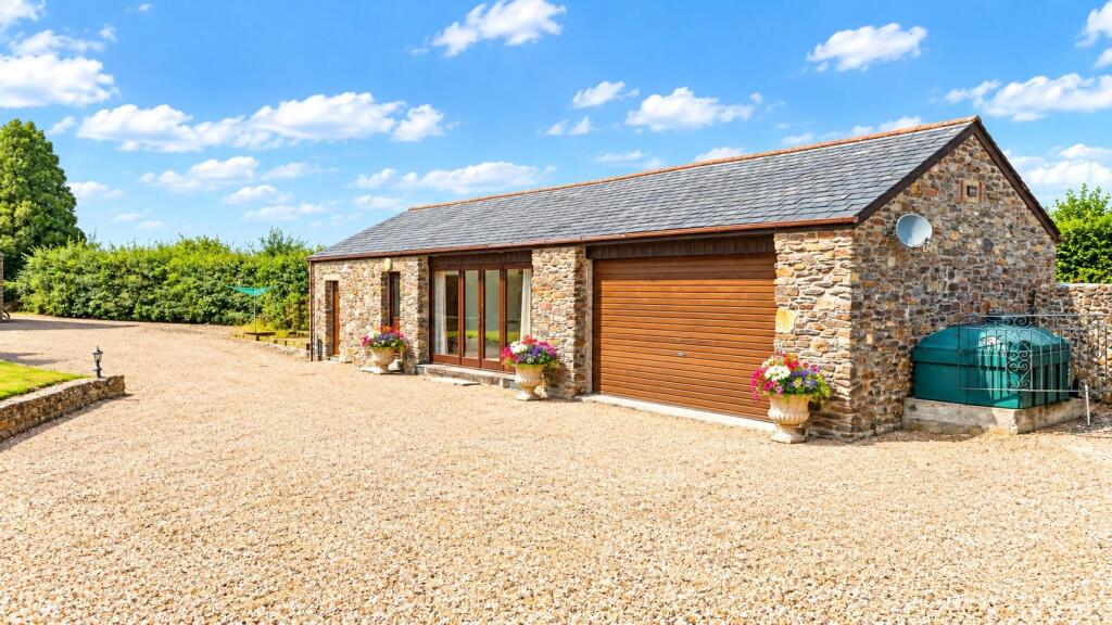 House in Plymouth - View 3