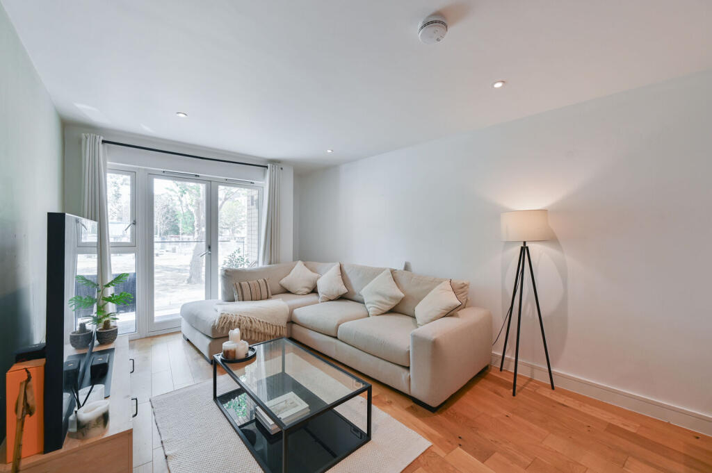 Apartment in London - View 3