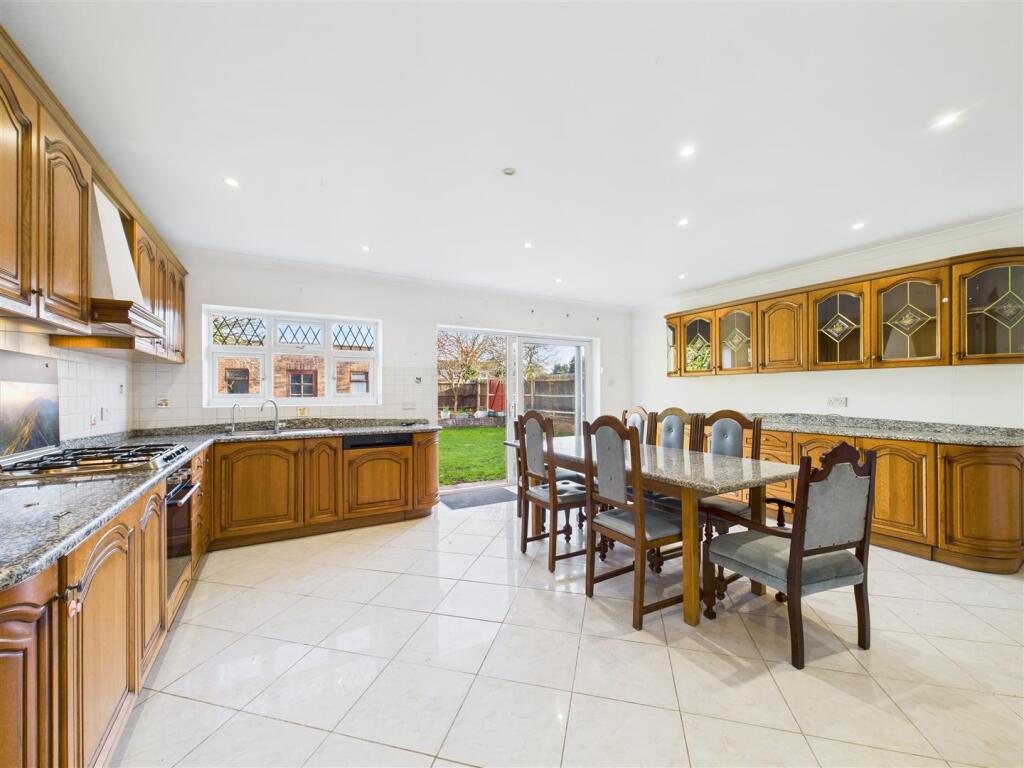 Molesey Road, West Molesey photo 4