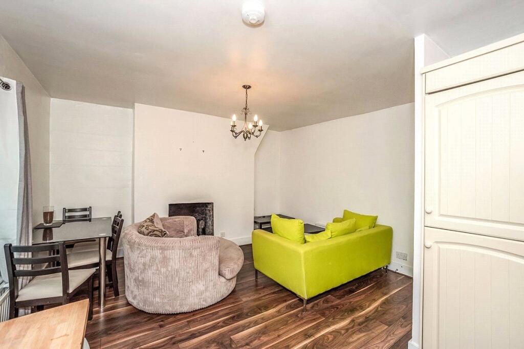 Apartment in London - View 5