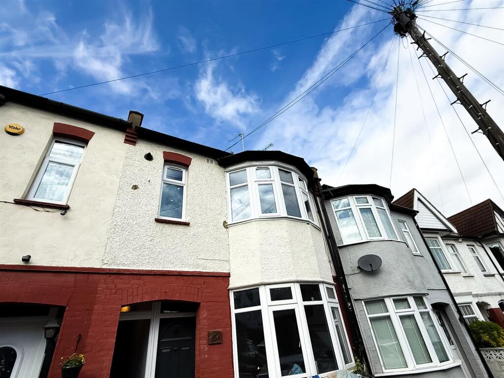 Main image of property: Ramuz drive, Westcliff on sea