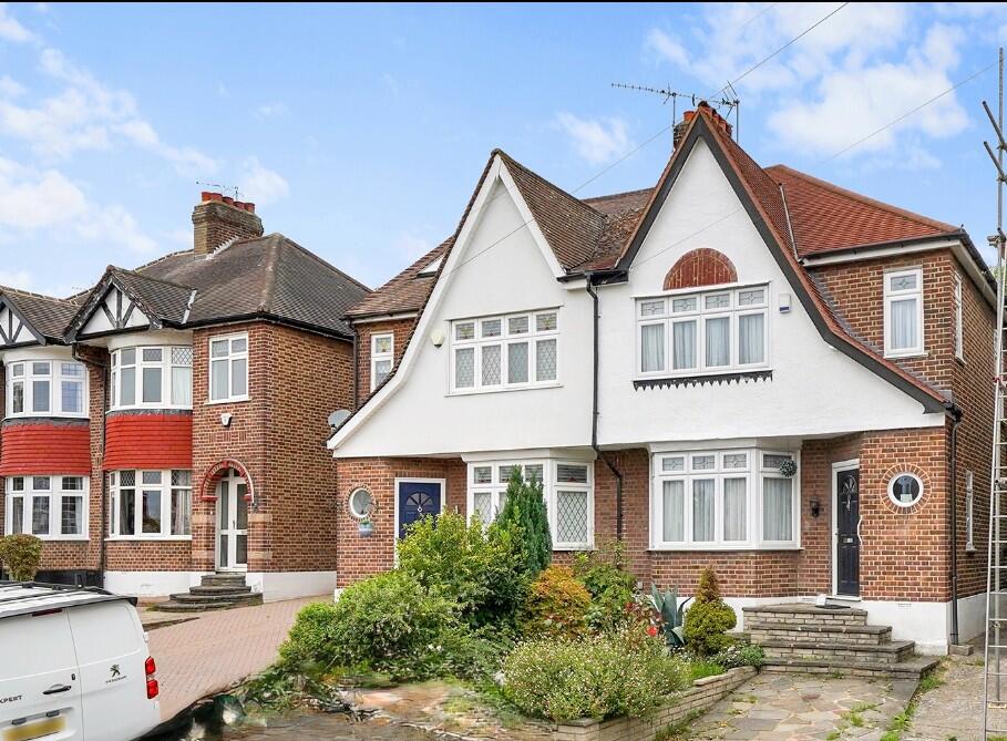 House in London, Chingford - View 2