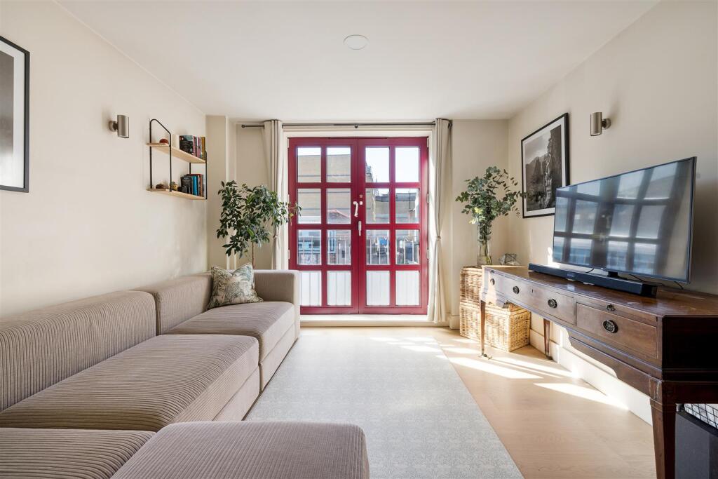 Main image of property: Quaker Street, Shoreditch