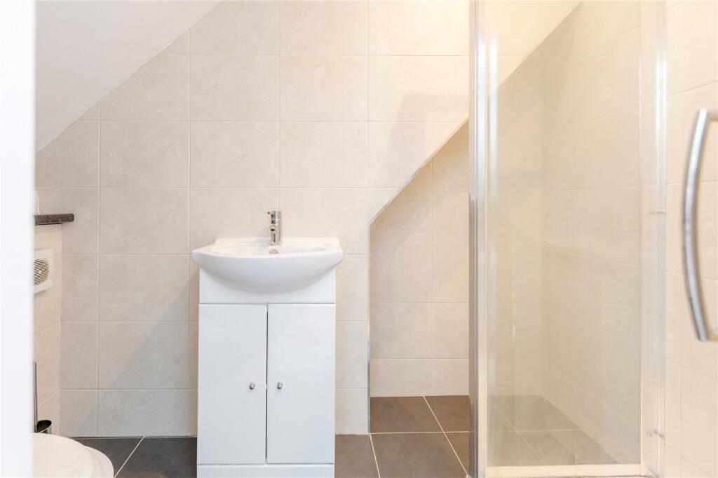 House in Watford - View 5