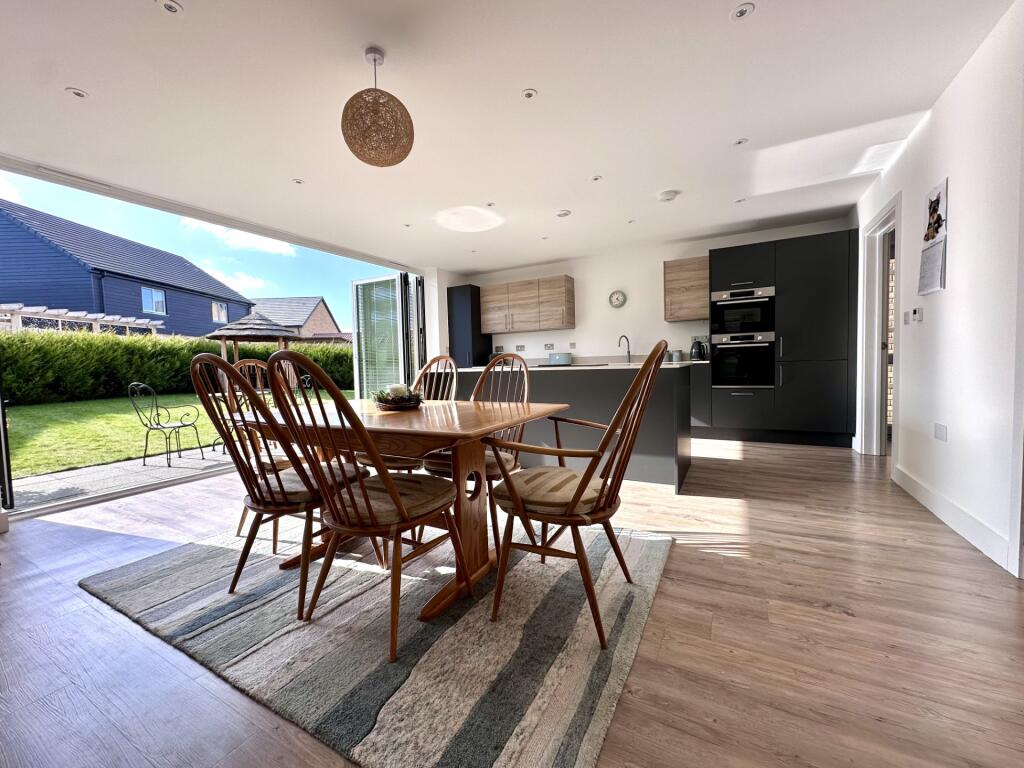 Ovins Rise, Haddenham, Ely, Cambridgeshire photo 2