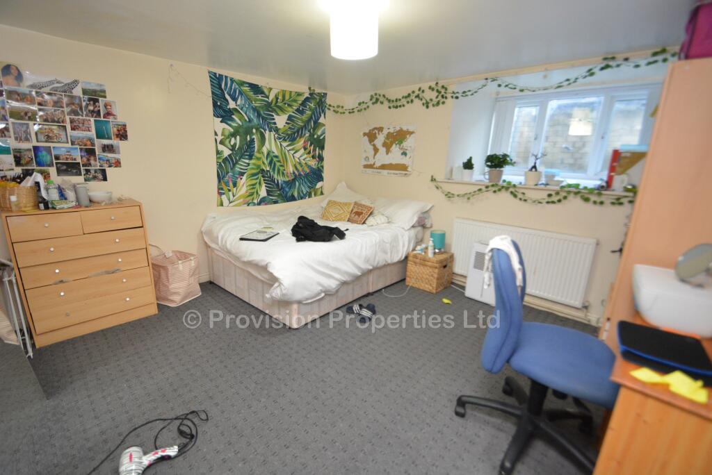 6 bedroom terraced house for rent