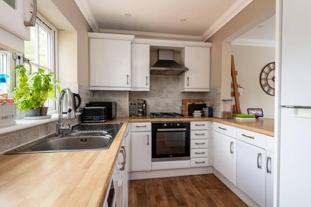 House in Tunbridge Wells, Paddock Wood - View 5