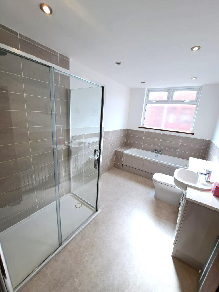 Apartment in Chester - View 5