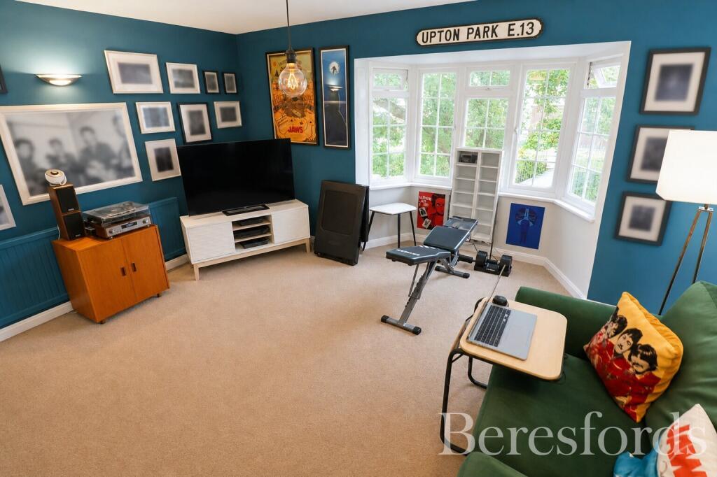 Apartment in Romford - View 5