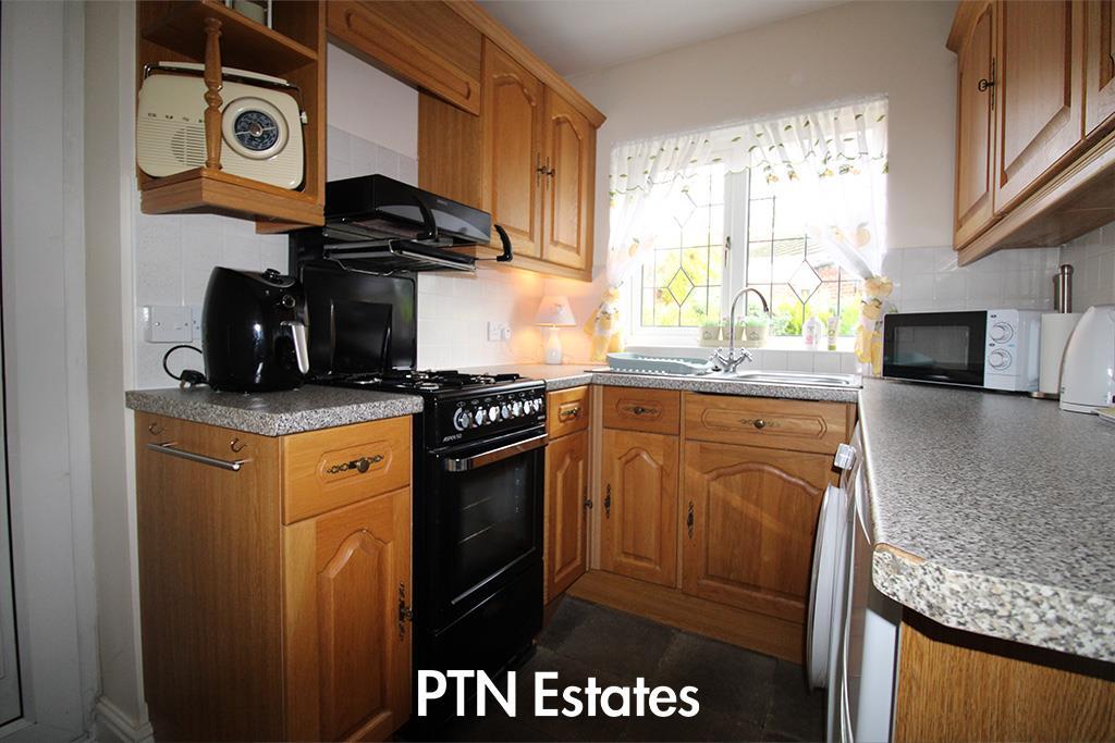 Delph Road, Brierley Hill photo 4