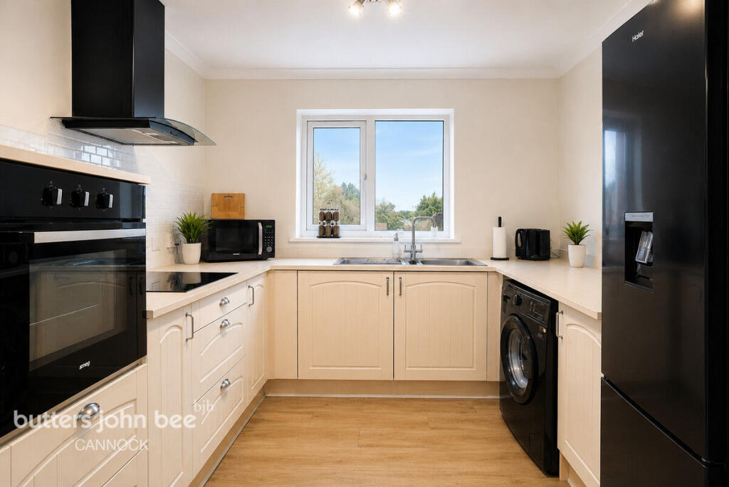 Apartment in Wolverhampton, Old Heath - View 4