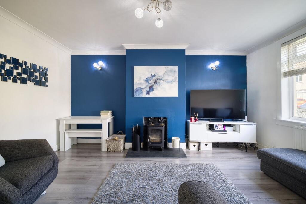 House in Edinburgh, West Lothian - More