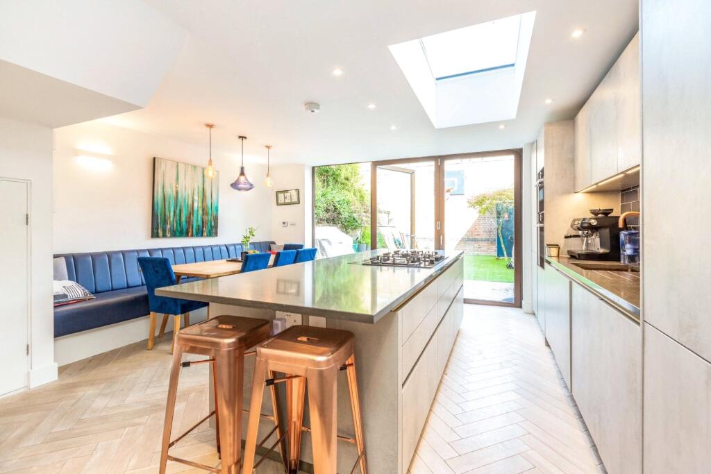 3-bed flat on Camden Street, Camden, NW1, £1,200,000