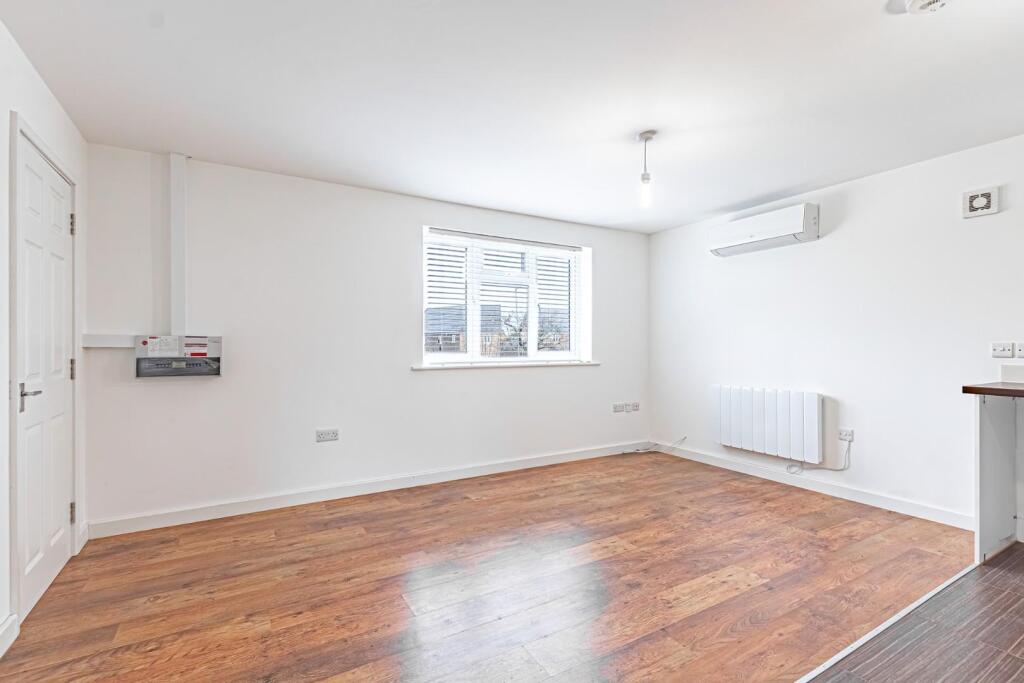 Apartment in Leighton Buzzard, Leighton-Linslade - View 2