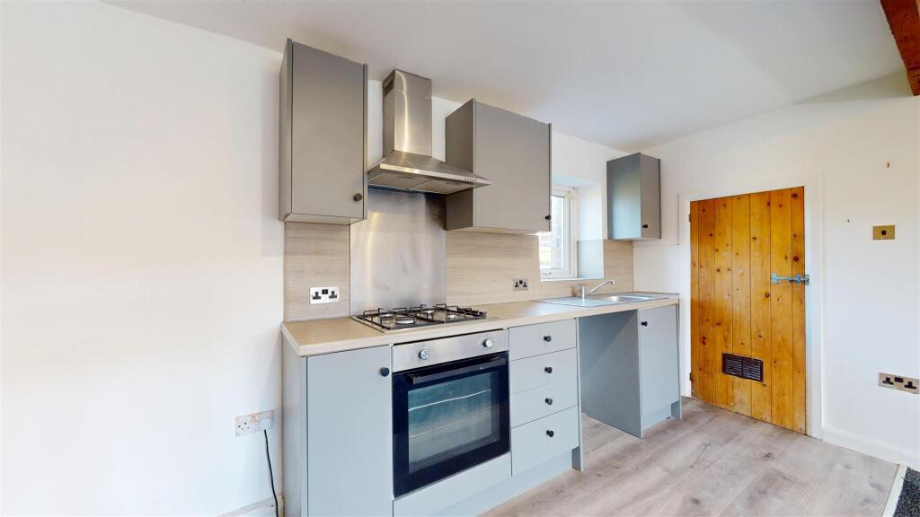 House in Calderdale, Harper Bower - View 4