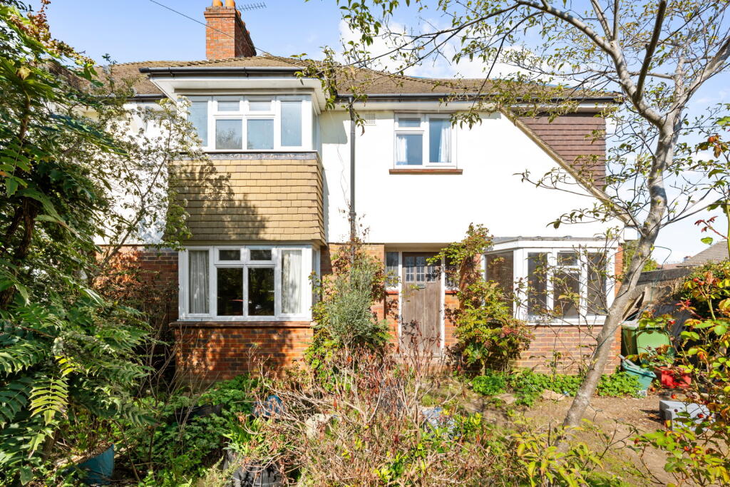 Main image of property: Hamilton Close, Epsom, KT19 8RG