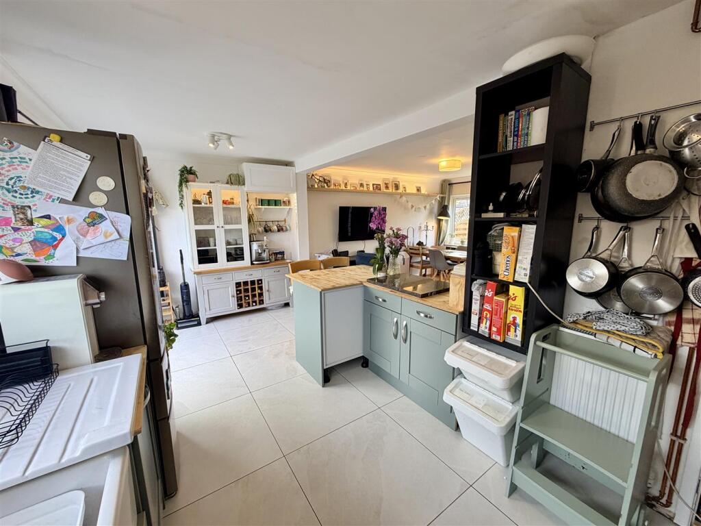 House in Gloucester - View 3