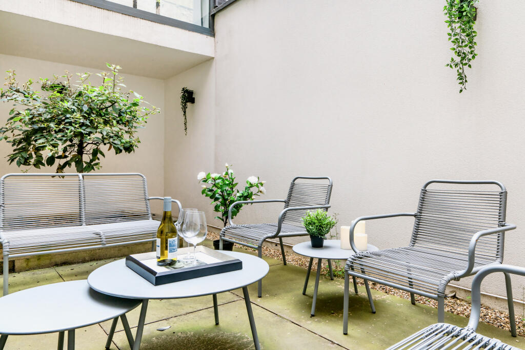 Apartment in London - View 3