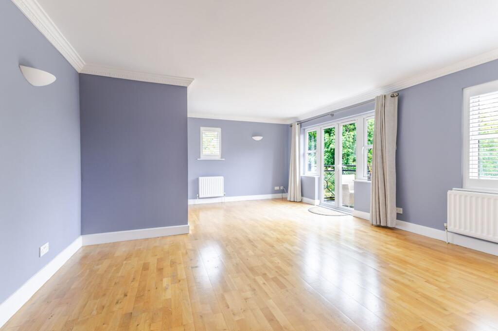 Apartment in Watford - View 4