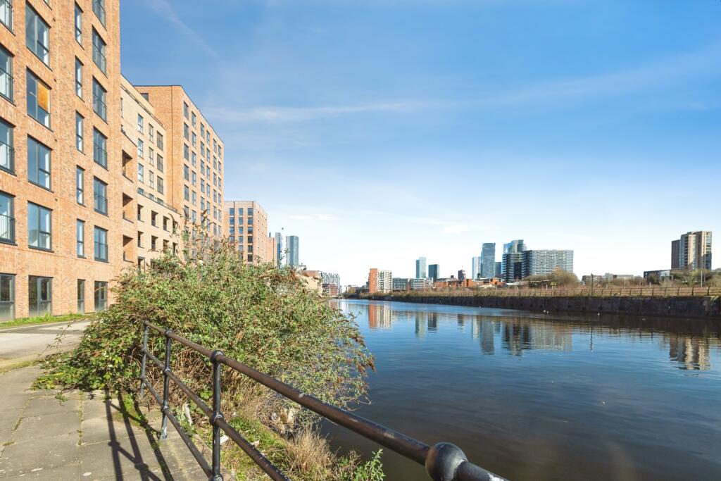 Main image of property: 102 Grant Court, Ordsall Lane, Salford, M5