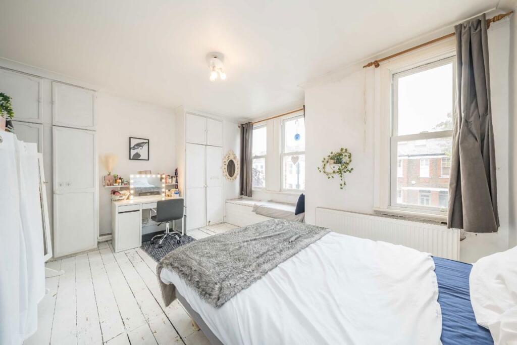 House in Twickenham - View 5