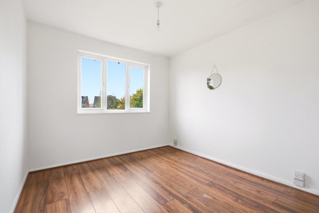 Apartment in St Albans, Sandridge - More