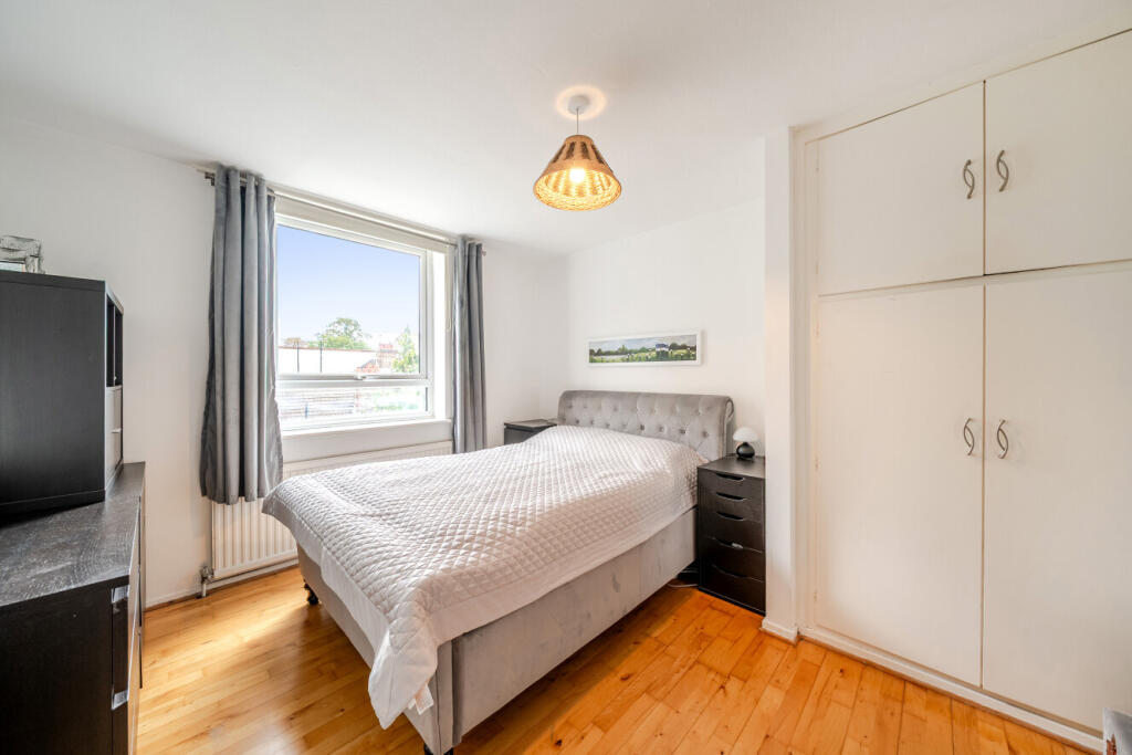Apartment in London - View 5