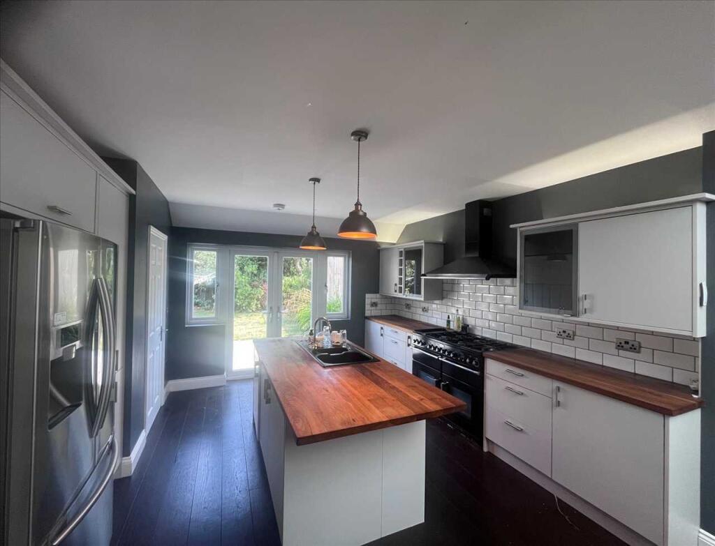 House in Southend-on-Sea - View 5