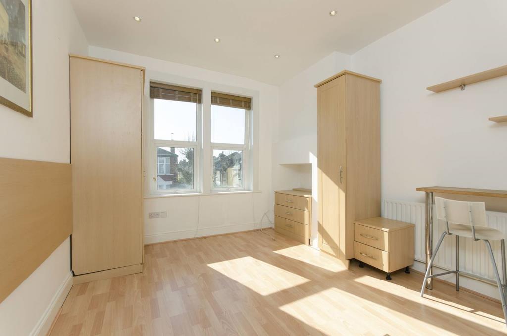 Main image of property: Ballards Lane, Finchley, N3