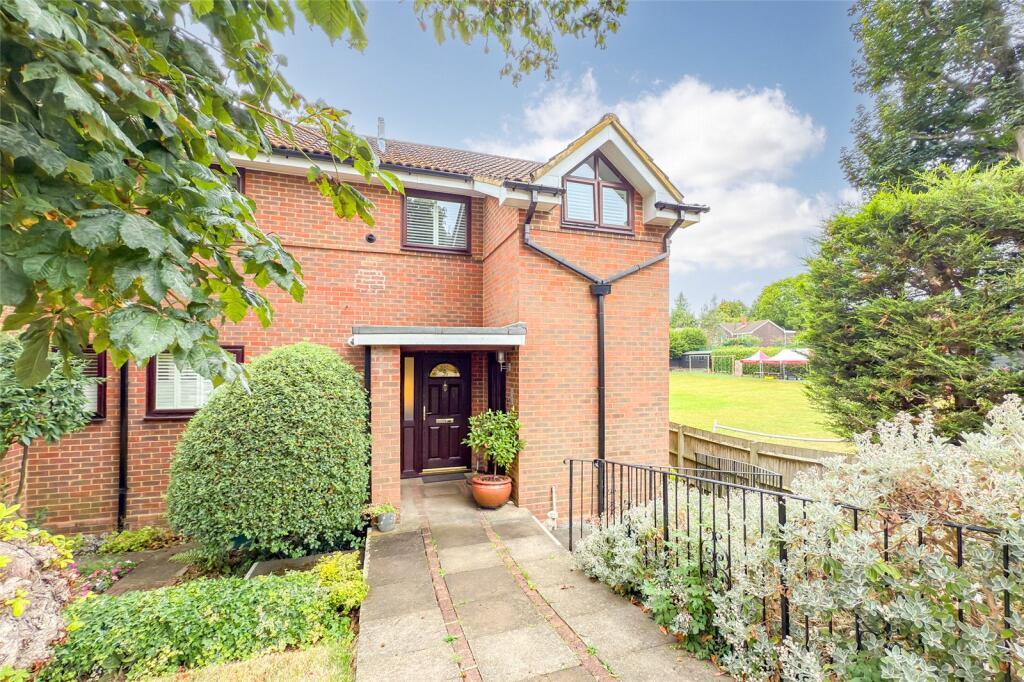 Main image of property: Tanglewood, Douglas Road, Harpenden, Hertfordshire, AL5