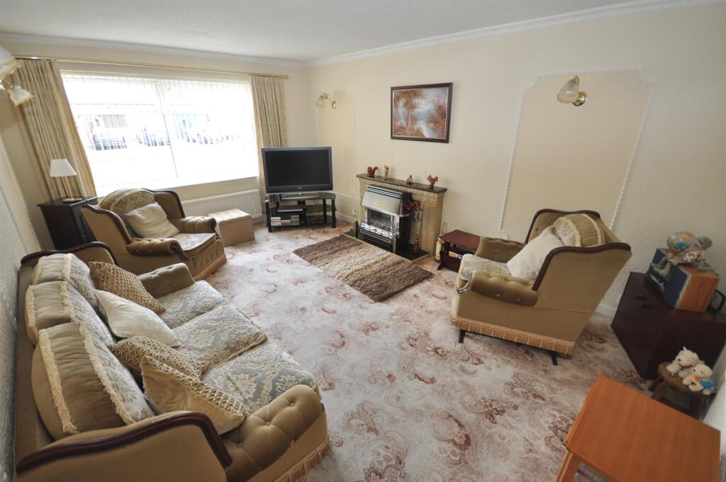 Grampian Way, Thorne, Doncaster, DN8 photo 3