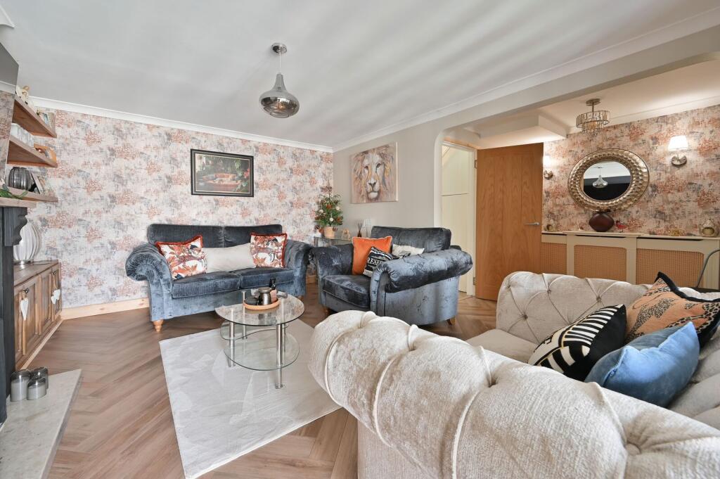 Chesham Way, Watford, WD18 photo 4