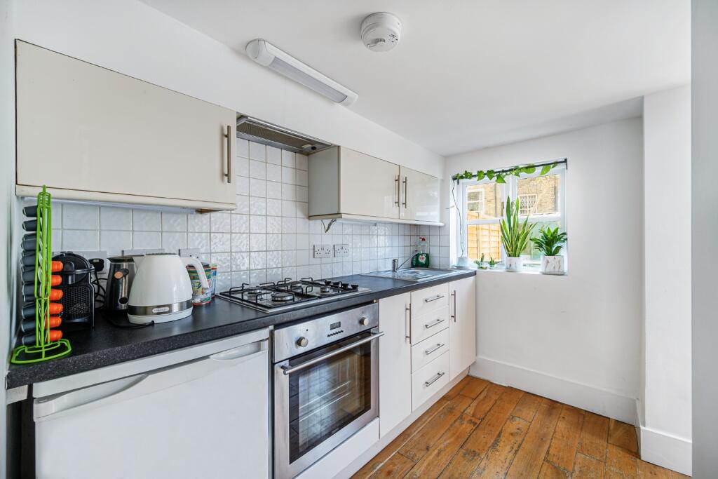 Apartment in London - View 5