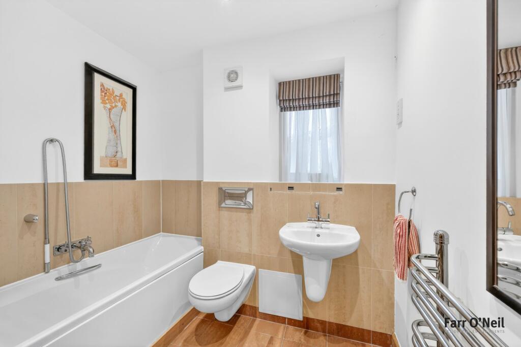 Apartment in Woodford Green, Woodford Wells - View 5