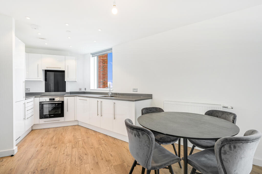 Apartment in London - View 2
