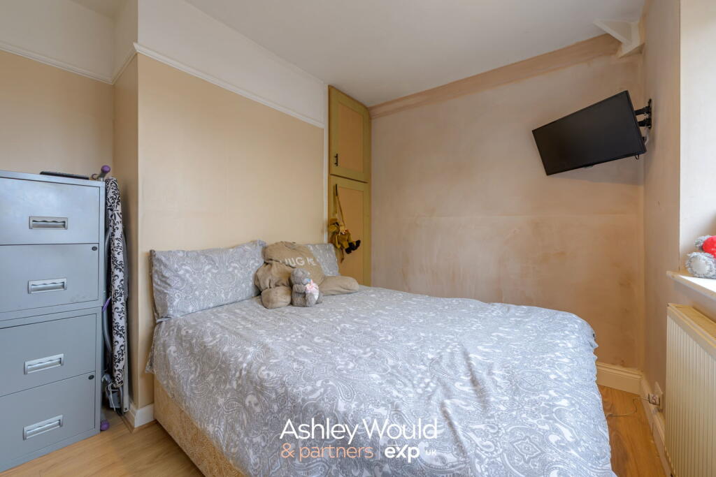 House in Dudley, West Midlands - More
