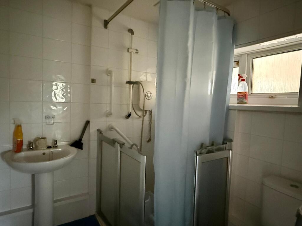 Apartment in Swansea, Sketty - More