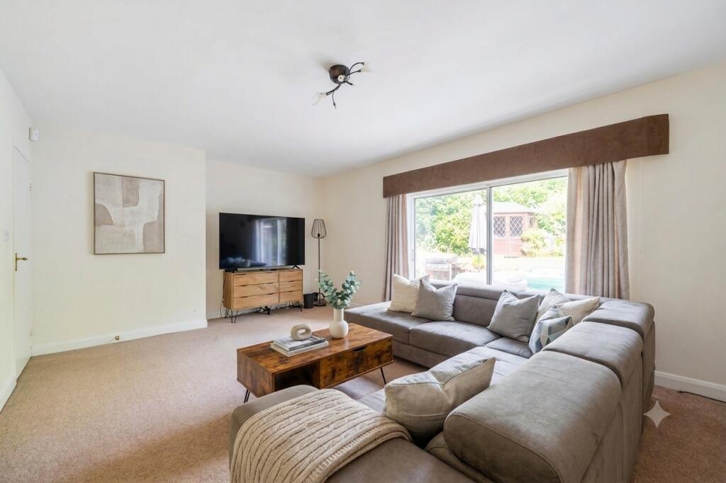 Hampton Lane, Solihull, West Midlands, B91 photo 4