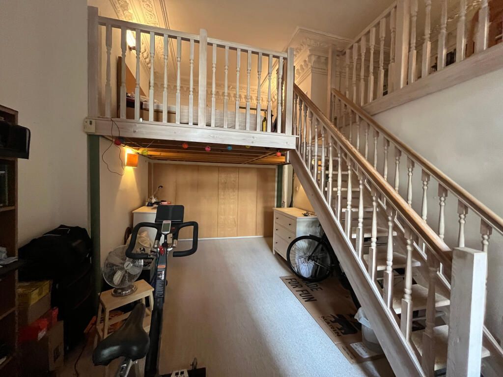 Apartment in Brighton - More