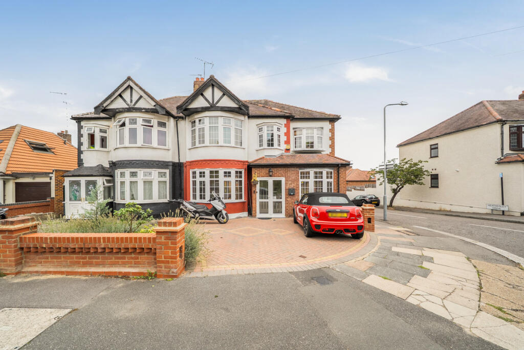 Main image of property: Stoneleigh Road, Ilford, IG5