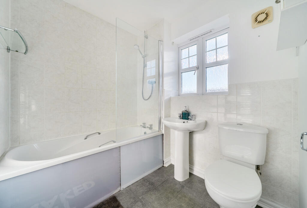 Apartment in Gloucester - More