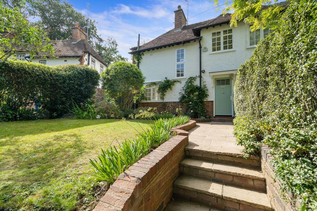 Main image of property: Oakwood Road, Hampstead Garden Suburb, NW11