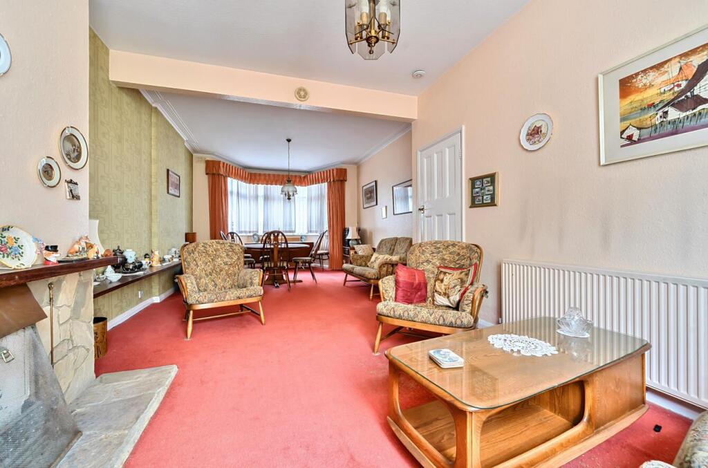 Hamilton Way, West Finchley photo 3