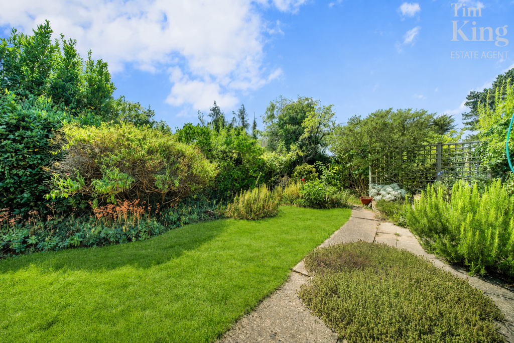 3-bed detached on Warren Road, London, E4 6QS, £675,000