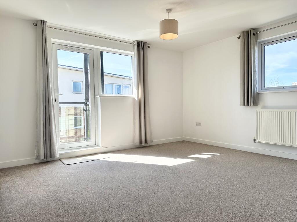 Park View Road, Leatherhead, Surrey, KT22 photo 2
